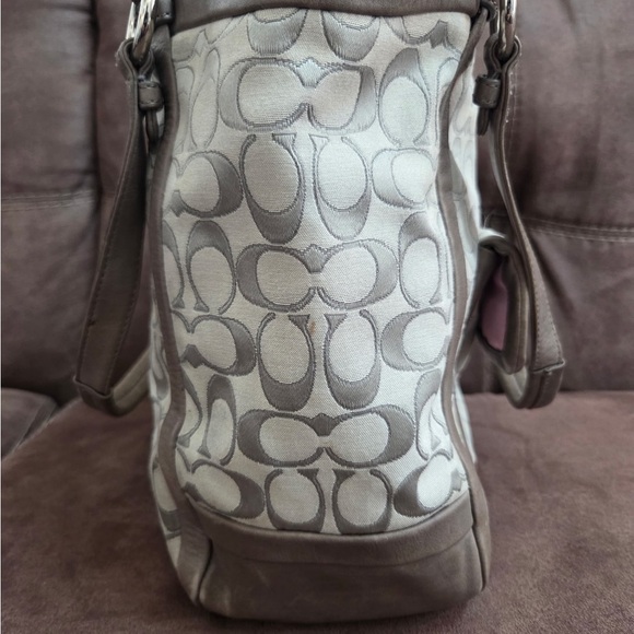 Coach Cream and Gray Signature Shoulder Bag - Picture 5 of 12